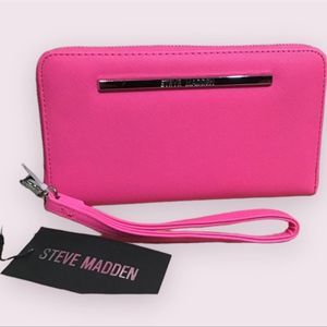 Steve Madden Tik Tok Famous Zip Around Wristlet NWT